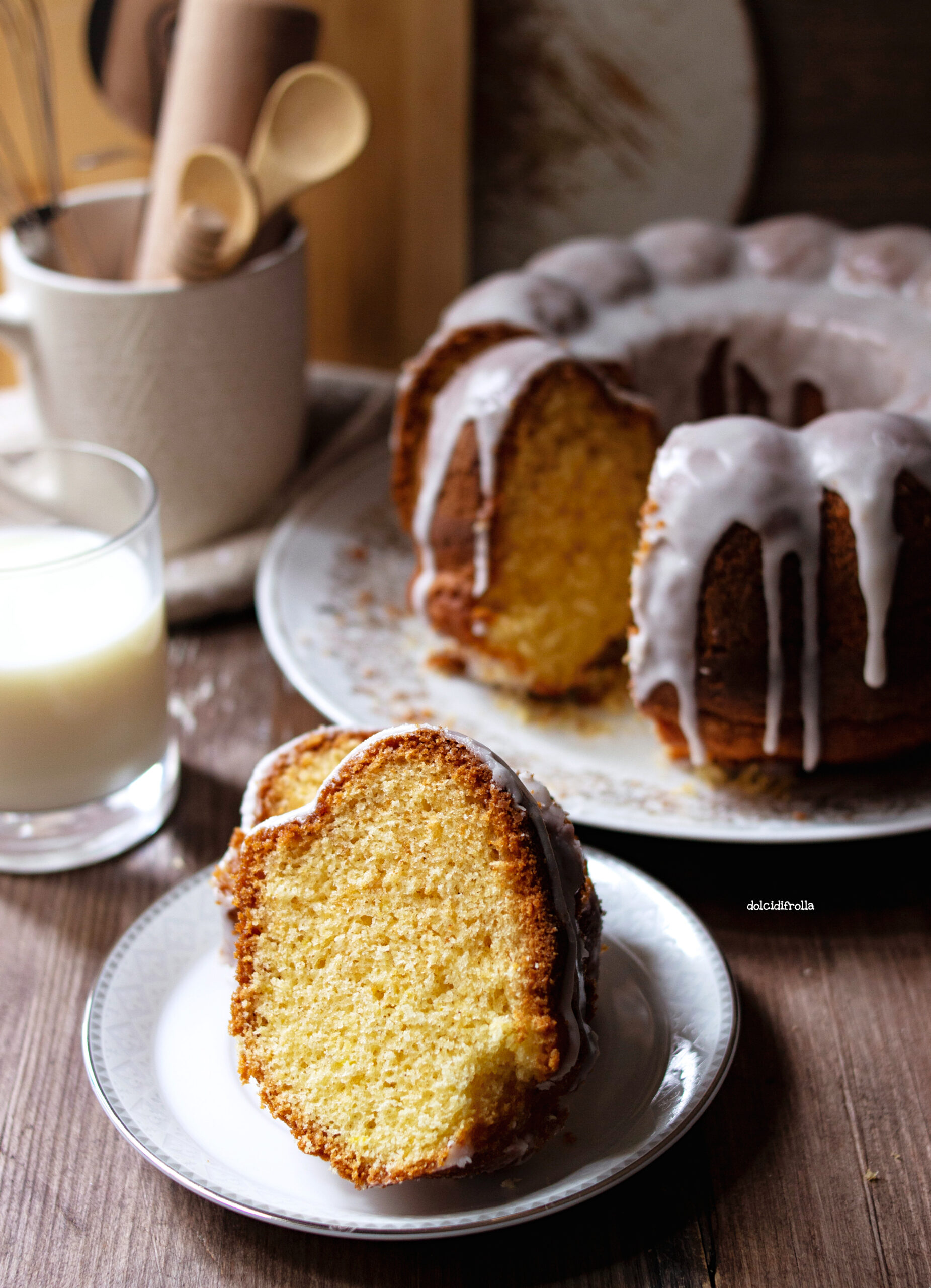 Ciambellone al latte con glassa e zuccherini - Daniela Cakes