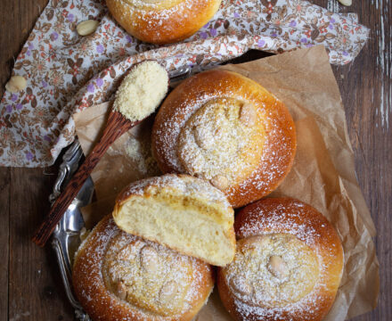 BRIOCHES ALLE MANDORLE